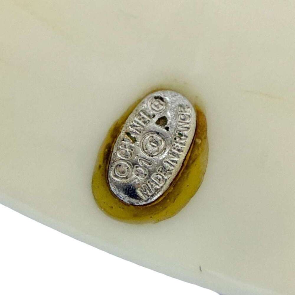 CHANEL Authentic Ring - Picture 7 of 10